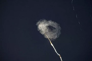Yemeni rockets explode over Saudi Arabia before Israeli intercept