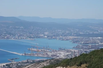 Media: Ukrainian naval drones hit Russia's oil hubs in Tuapse, Novorossiysk VIDEO