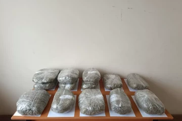 Attempted drug smuggling from Iran into Azerbaijan foiled by border forces