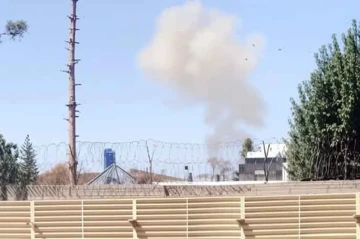 Deadly car bomb targets paramilitary headquarters in Pakistan, killing 8 people VIDEO
