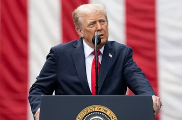 Trump announces US strike on suspected Venezuelan drug ship “We are hunting you!”