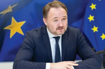 European Commission seeks permanent ban on Russian energy imports