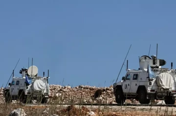 Al Arabiya: Israeli drones drop grenades near UN peacekeepers in Lebanon