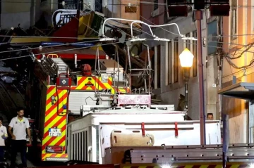 Tragic Lisbon funicular derailment kills 15, dozens injured VIDEO