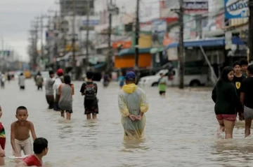 Thailand flood death toll rises to seven as relief operations continue