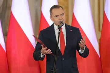 Poland seeks nuclear shield from France to bolster national security