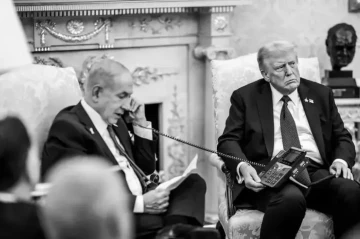 FT: Trump guaranteed to Arab leaders that Israel would not start war again