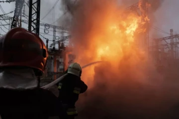Russia strikes four Ukrainian TPPs, causing fires, power outages