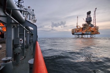Azerbaijani oil price falls in global markets