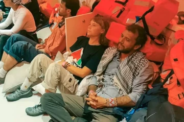Israel: Gaza-bound flotilla participants to arrive at Ashdod Port for deportation PHOTO