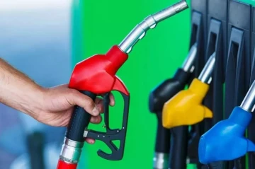 Russia grapples with fuel quality concerns amid widening shortages