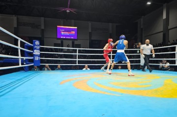 Azerbaijani boxer claims gold in boys' category at CIS Games