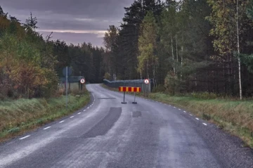 Estonia closes highway near Russian border after unusual troop movements