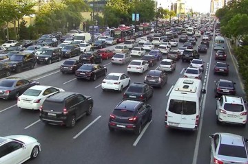 Bakının tıxaclı yolları - SİYAHI