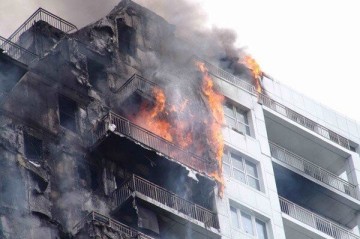 Bakıda çoxmərtəbəli binalar ard-arda niyə yanır? – Elə səbəblər bəlli oldu ki...