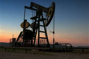 Азербайджанская нефть незначительно подешевела
