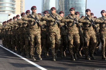 300 nəfər könüllü irəli çıxsın deyilsə də, 600 nəfərin hamısı önə çıxdı