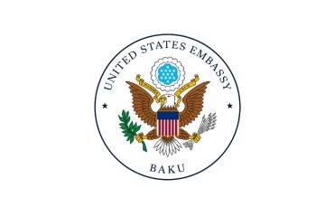 Посольство США в Азербайджане почтило память жертв крушения самолета AZAL - ФОТО