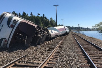 Interoceanic train derails in Mexico, killing at least 13