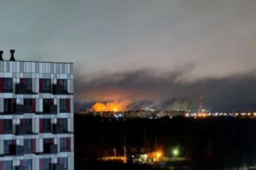 Ukrayna iki kimya zavodunu vurdu – Moskvada aeroportlar iflic oldu + VİDEO