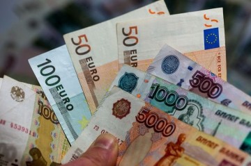 Avro bahalaşdı, rubl ucuzlaşdı –