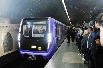 “İçərişəhər” metrosundan istifadə edənlərin