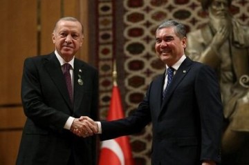 Erdogan meets Turkmen leader in Ashgabat