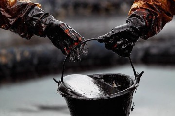 Neft ucuzlaşmaqda davam edir