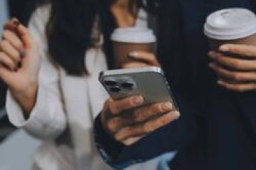 Telefonumuz nəyi izləyəcəyimizi necə bilir?