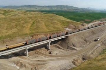 Naxçıvanda dəmir yolu infrastrukturu yenilənir - Zəngəzur dəhlizi ilə əlaqə bərpa olunacaq -