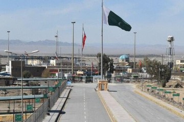 Two Iranian border guards killed in traffic accident
