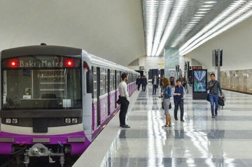 Metronun Bənövşəyi xəttində 5 vaqonlu qatarlara keçilir