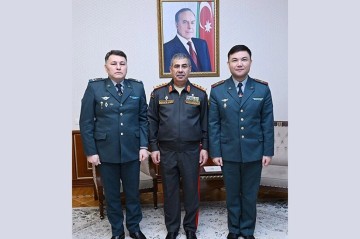 Zakir Həsənov Qazaxıstanın yeni hərbi attaşesini qəbul etdi