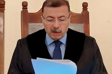 4881 manat pensiyaya RAZI DEYİL: DSMF-ni məhkəməyə verdi