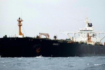 US seizes Russian oil tanker - Photo