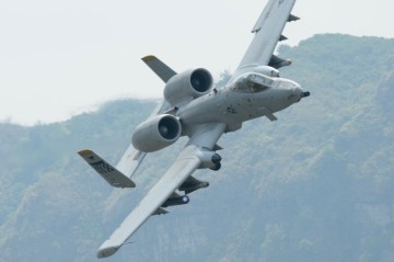NATO plane flies over Turkish airspace - Photo