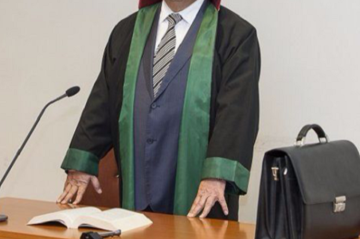 Azərbaycanda aktiv fəaliyyətdə olan vəkillərin sayı açıqlanıb