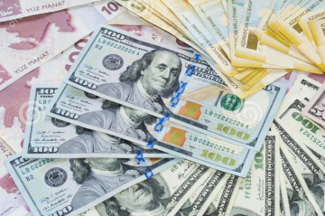 Manat üçün risklər artır? - Bu ilin devalvasiya PROQNOZU