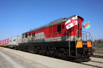Запущен скоростной блок-поезд Поти-Баку