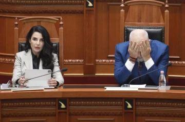 Albanian PM fires deputy over tender scandal