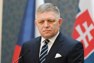 Slovak opposition threatens legal action over halted electricity supplies to Ukraine