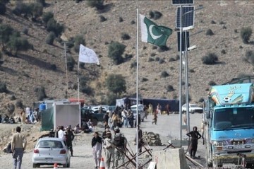 Afghanistan strikes Pakistan, captures dozens of border posts