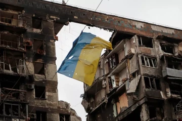 Search ongoing after deadly airstrikes in Dnipropetrovsk region video