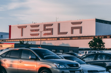 Tesla-dan böyük qiymət endirimi