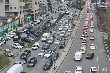 14 yolda tıxac yarandı -