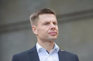 Ukrainian MPs accuse each other of working for Russia in heated parliament clash