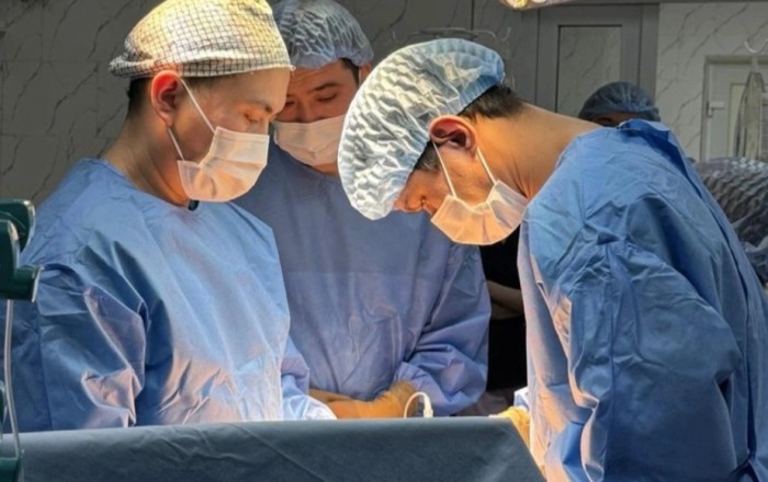 How many people are waiting for organ transplant in Kazakhstan