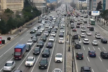 Paytaxtın 16 küçəsində tıxac var -