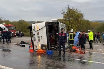 Bus overturns in Turkiye: 8 dead and 26 injured