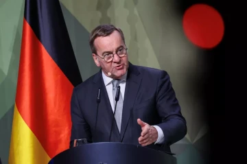German defence minister stresses importance of US role in NATO